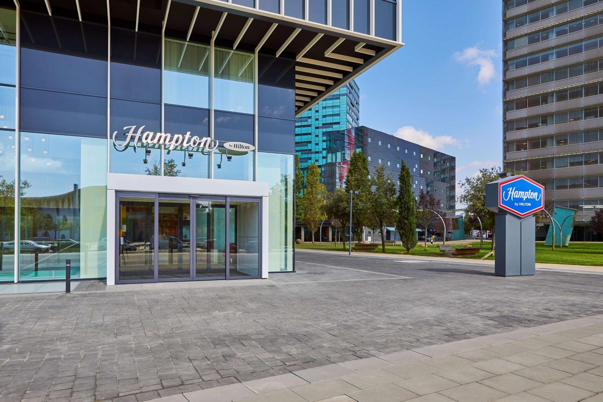 Hotel Hampton By Hilton Barcelona Fira Gran Via L’Hospitalet de Llobregat Exterior foto